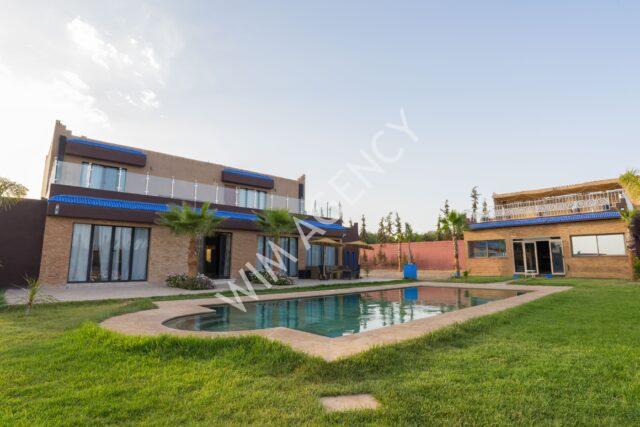 Villa de 2800m² située à 17km proche grand stade Marrakech