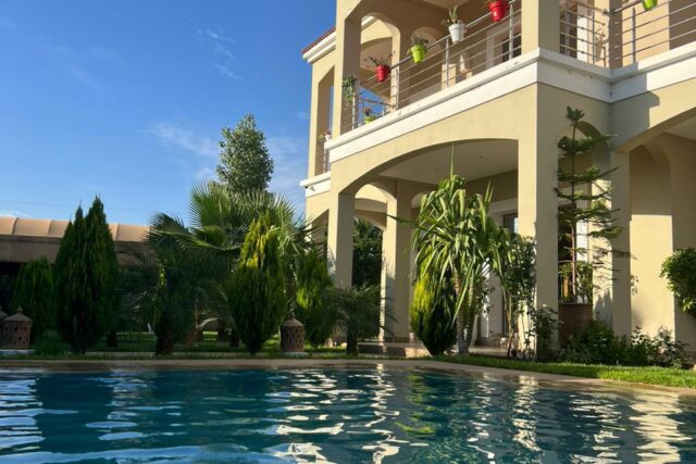 Villa a vendre à Marrakech sécurisée avec piscine sur la route Amizmiz  km17